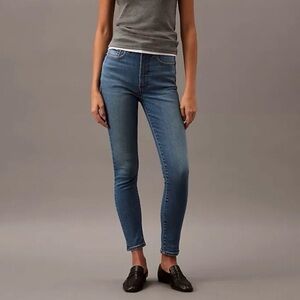 Calvin Klein Skinny Fit Light Blue Wash Womens 4/27